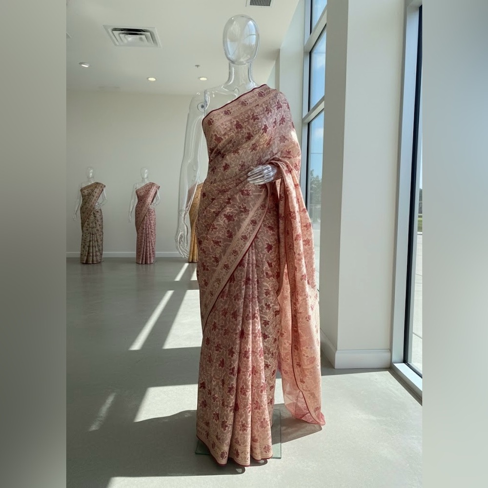 Stunning Floral Print Saree with Elegant Zari Border - NWOT